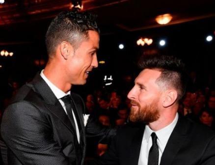 东北人冰雪上玩出花样，骑行健身与躺平同乐