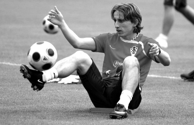 海纳：过去的几个赛季里，我们遇到这样的情况就放弃了