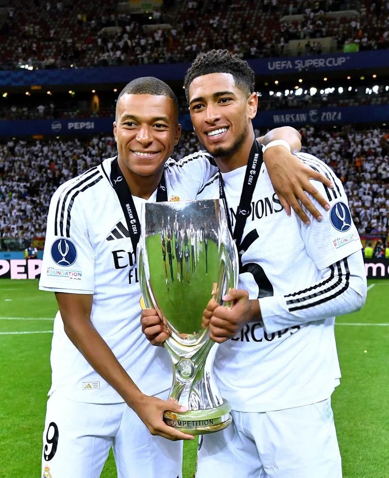 药厂前锋马扎喊话：已告诉塔普索巴，阿尔及利亚会赢（药厂锋将马扎豪言：已向塔普索巴表态，阿尔及利亚必胜）